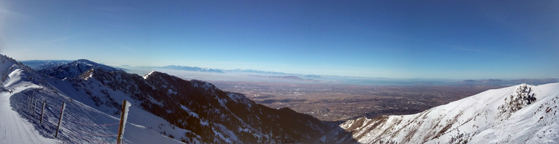 THE Salt Lake in the background. Nearly no snow down in the valley to the West